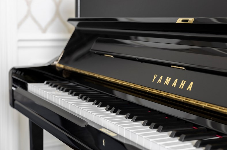 Yamaha U3 -2.jpg